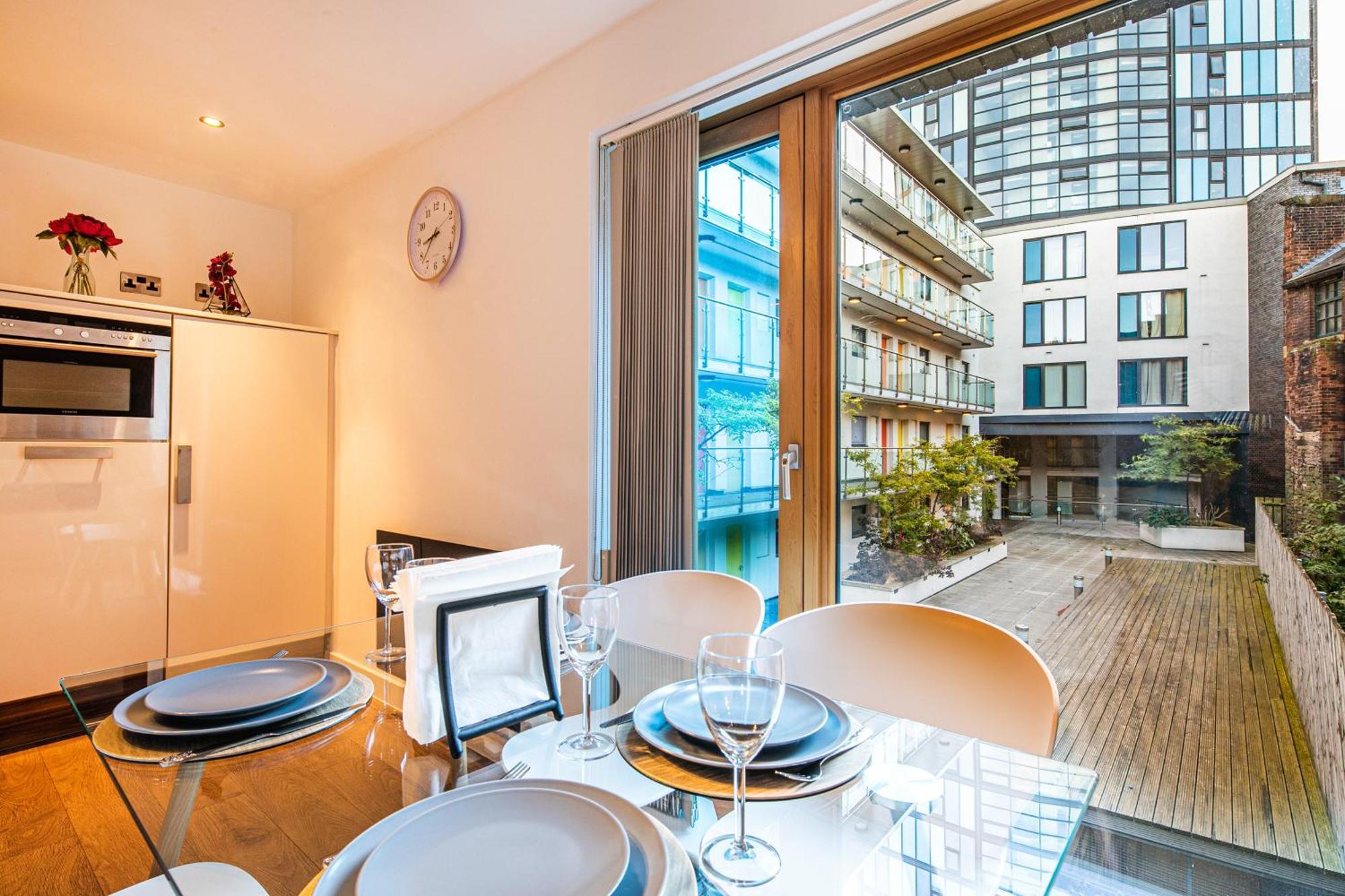 Stylish 2 Bed Apt 18 - City Centre, Free Parking, Espresso Machine & Netflix - Hosted By Stay Host Save Sheffield Bagian luar foto