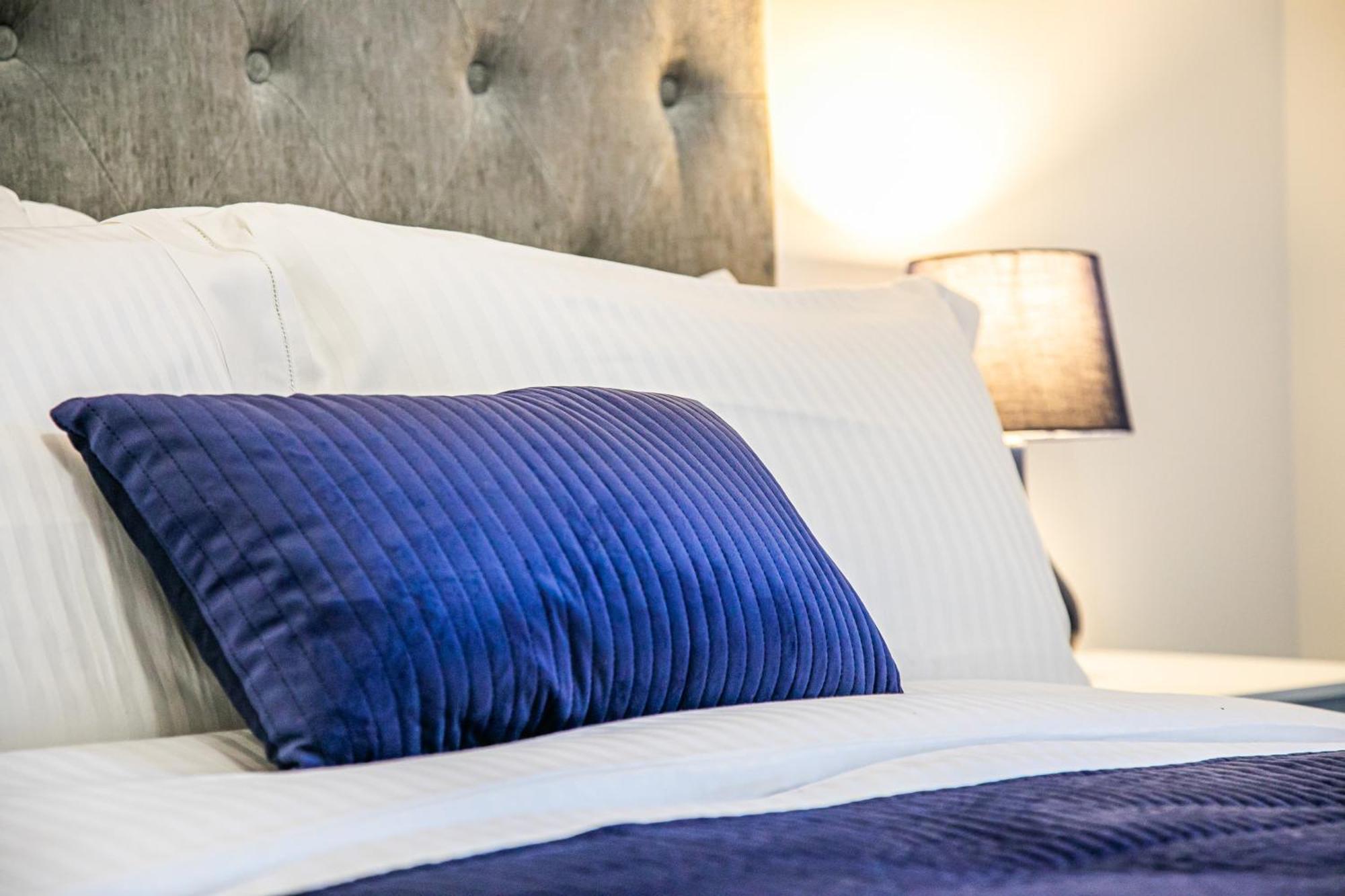 Stylish 2 Bed Apt 18 - City Centre, Free Parking, Espresso Machine & Netflix - Hosted By Stay Host Save Sheffield Bagian luar foto