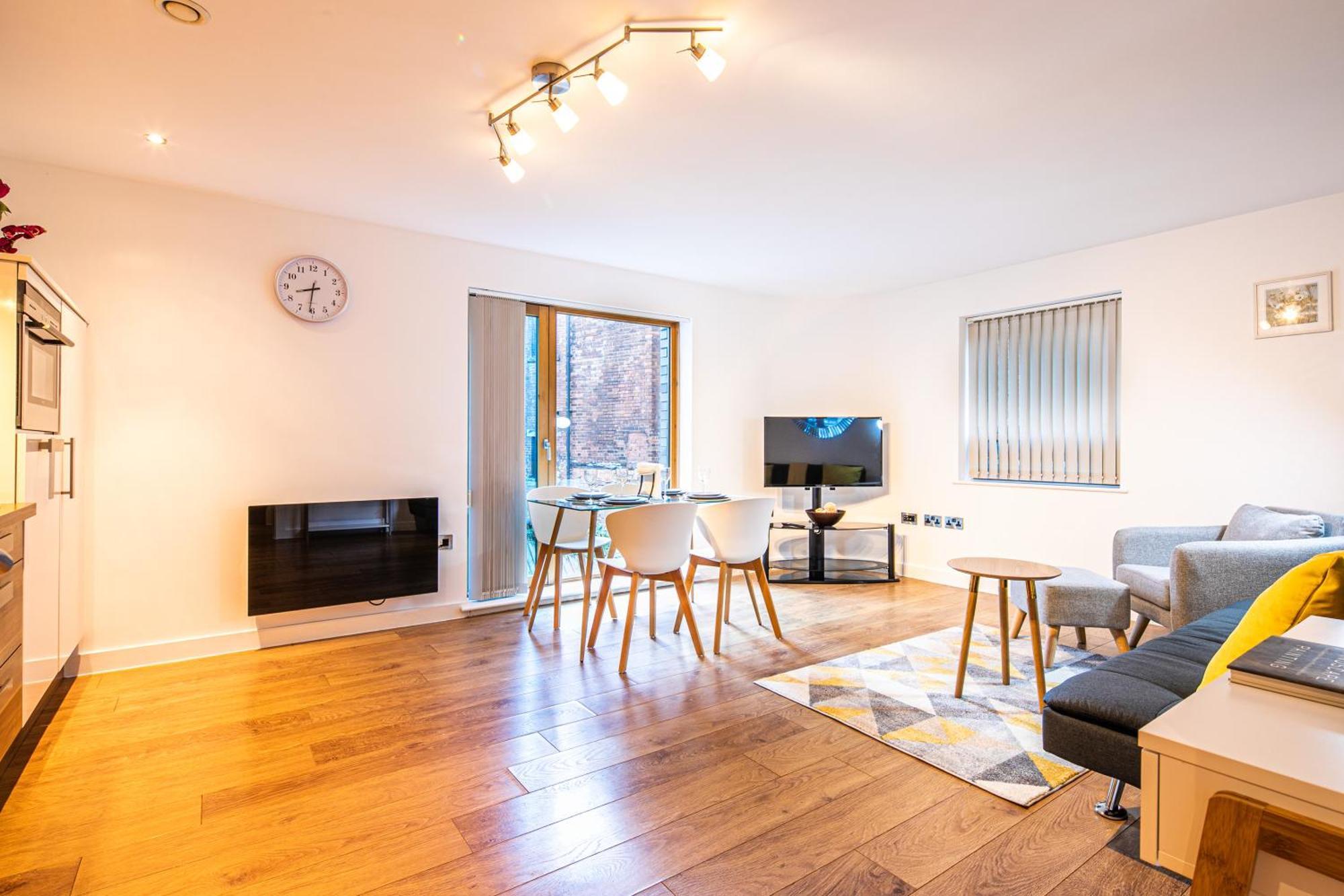Stylish 2 Bed Apt 18 - City Centre, Free Parking, Espresso Machine & Netflix - Hosted By Stay Host Save Sheffield Bagian luar foto
